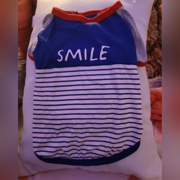 Ellen Degeneres Pet T-shirt. - Picture 1 of 2